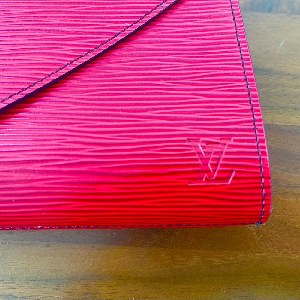 Louis Vuitton Art Deco Red Epi Envelope Clutch - Picture 4 of 16